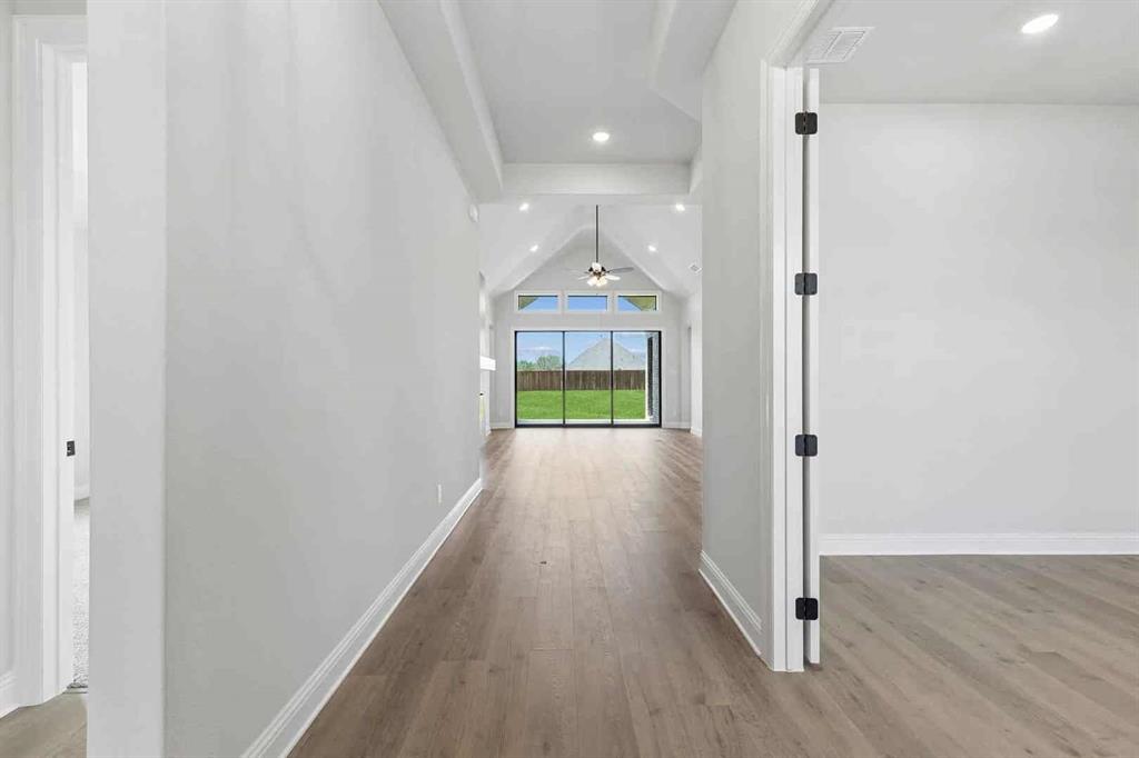 201 Cross Timbers Street Property Photo 2