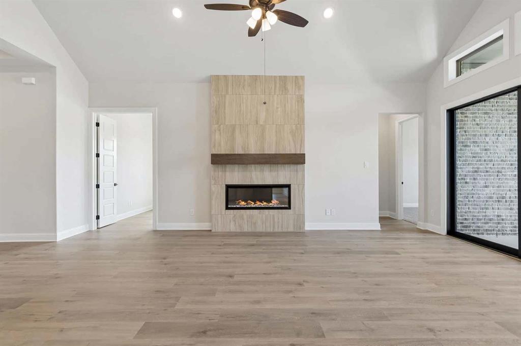 201 Cross Timbers Street Property Photo 6