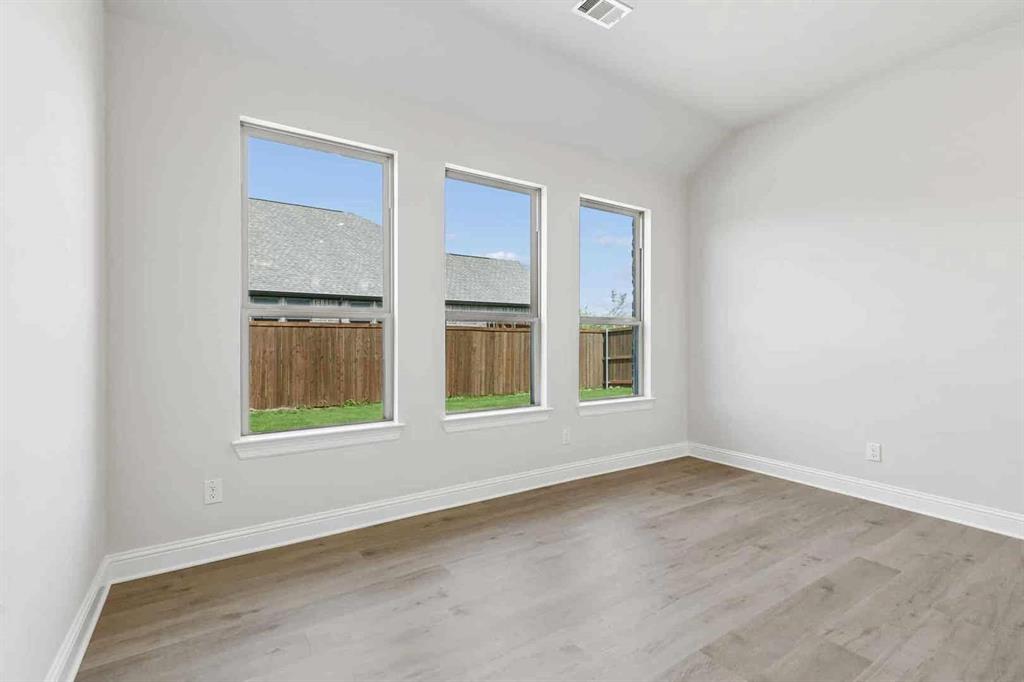 201 Cross Timbers Street Property Photo 10