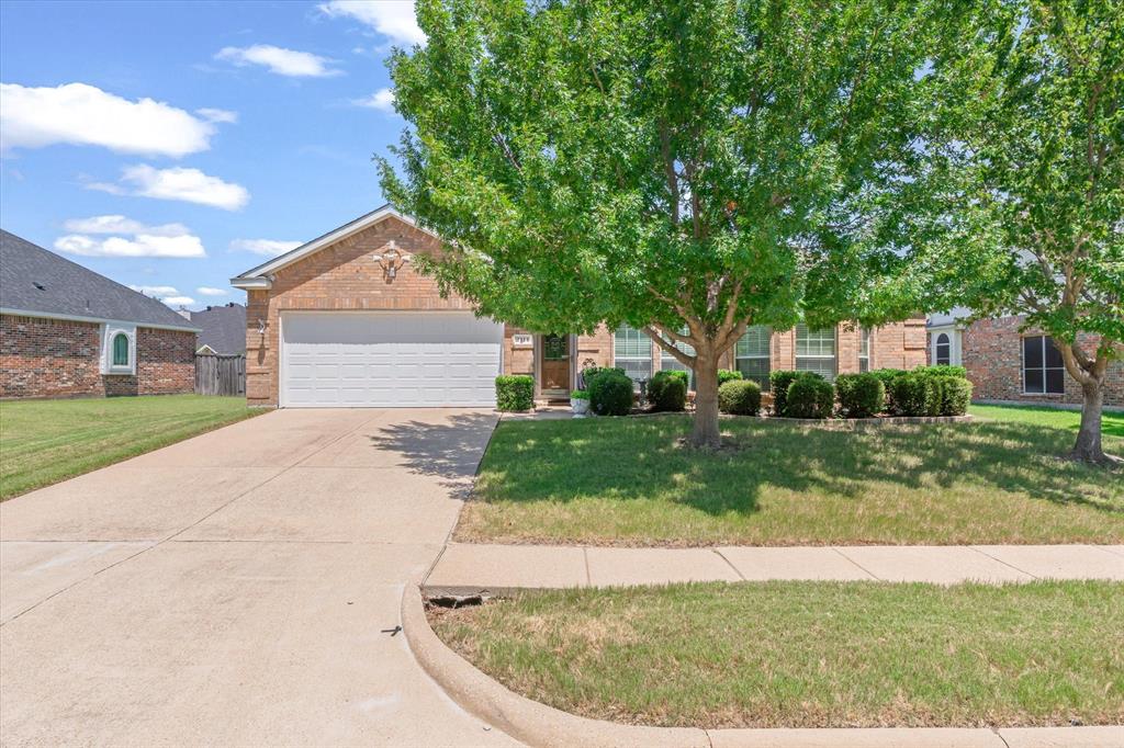 2114 Pecan Ridge Drive Property Photo 2