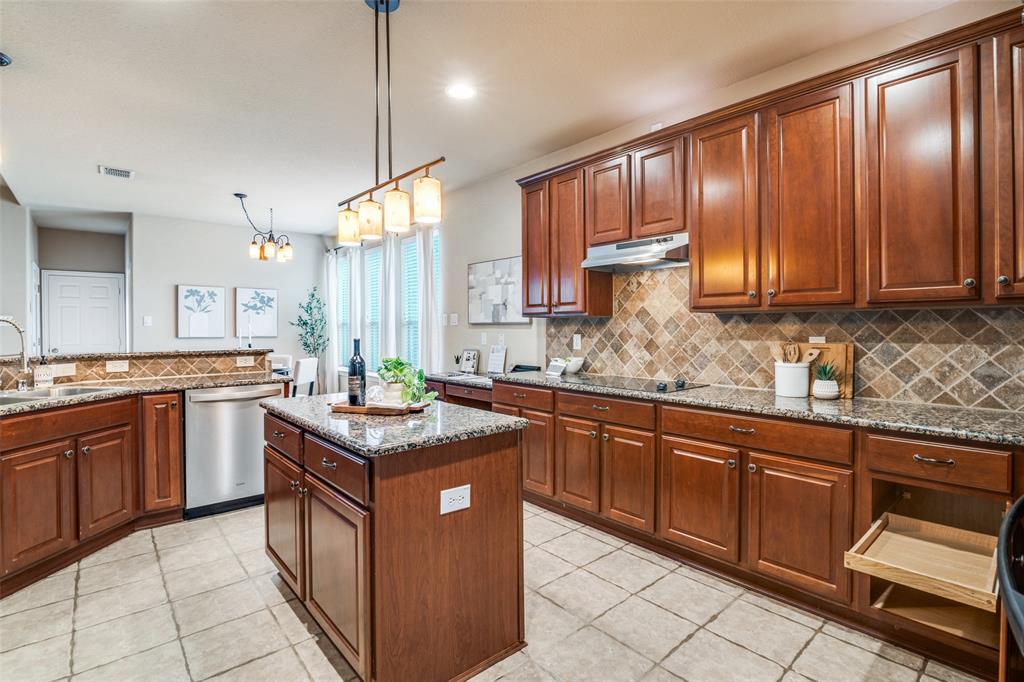 1318 Coastal Drive Property Photo 11