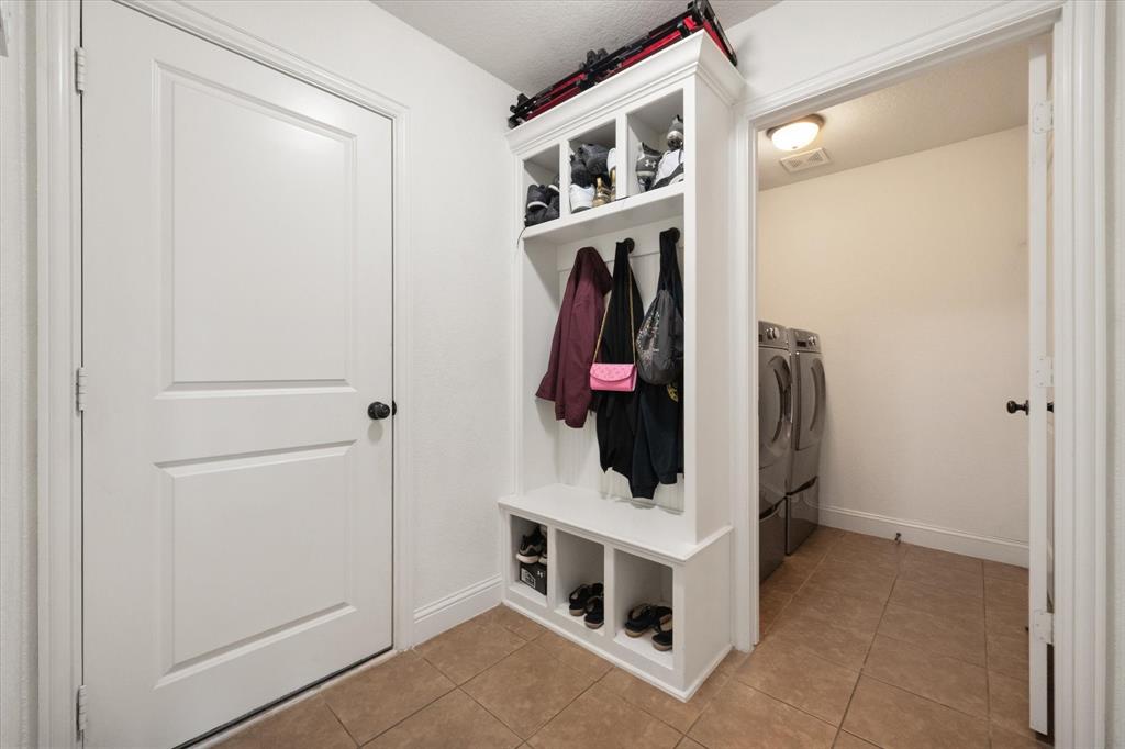 1308 Lacey Oak Drive Property Photo 33
