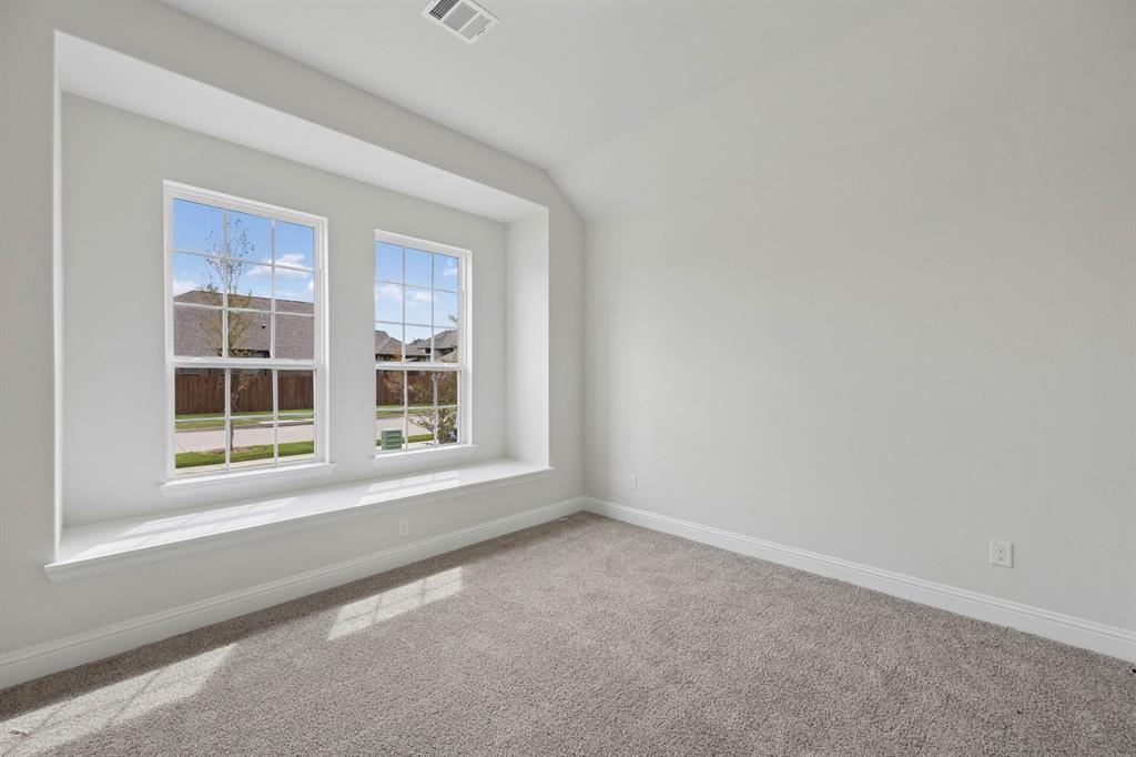 707 Cherry Bark Trail Property Photo 4