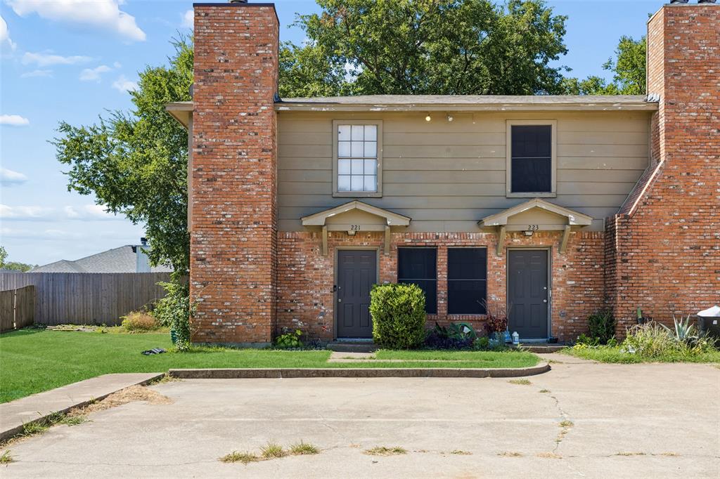 221 Cambridge Drive Property Photo 6