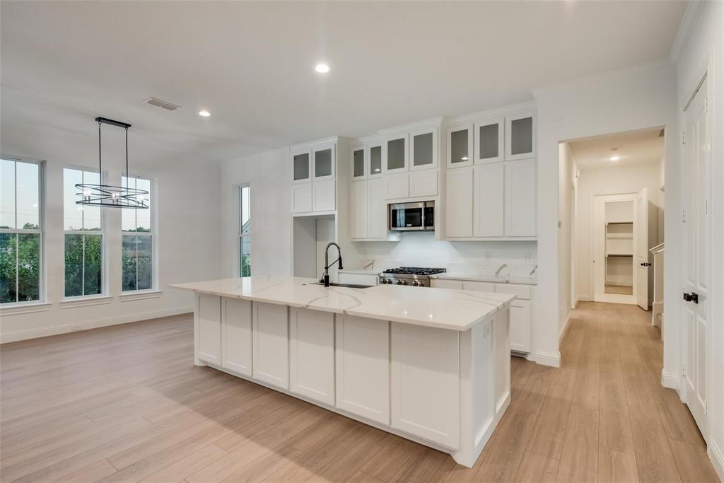 1203 Chapel Drive Property Photo 3
