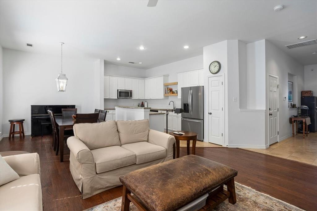 6113 Portrush Drive Property Photo 3