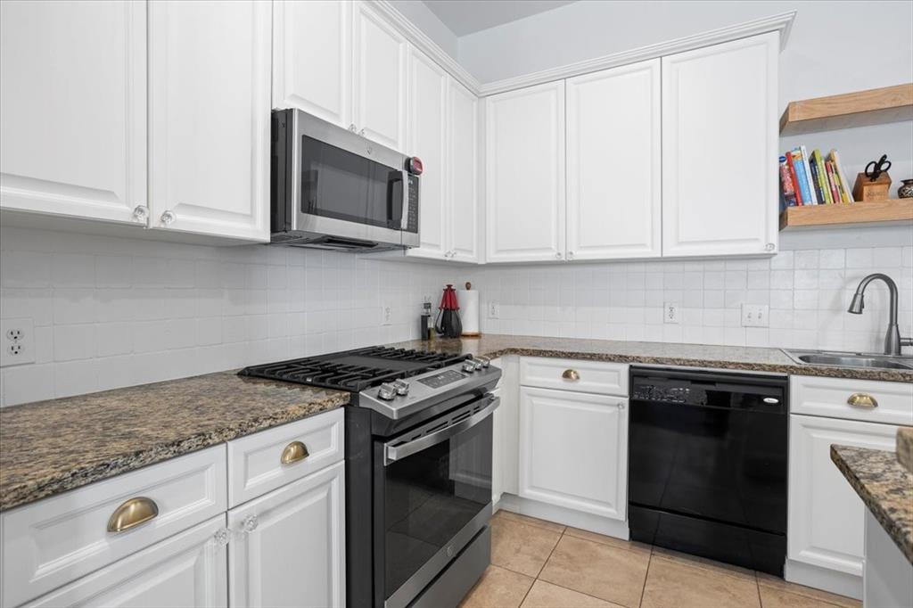 6113 Portrush Drive Property Photo 10