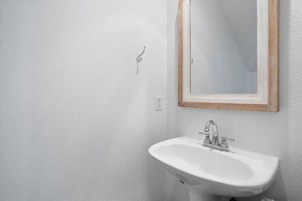 6113 Portrush Drive Property Photo 14