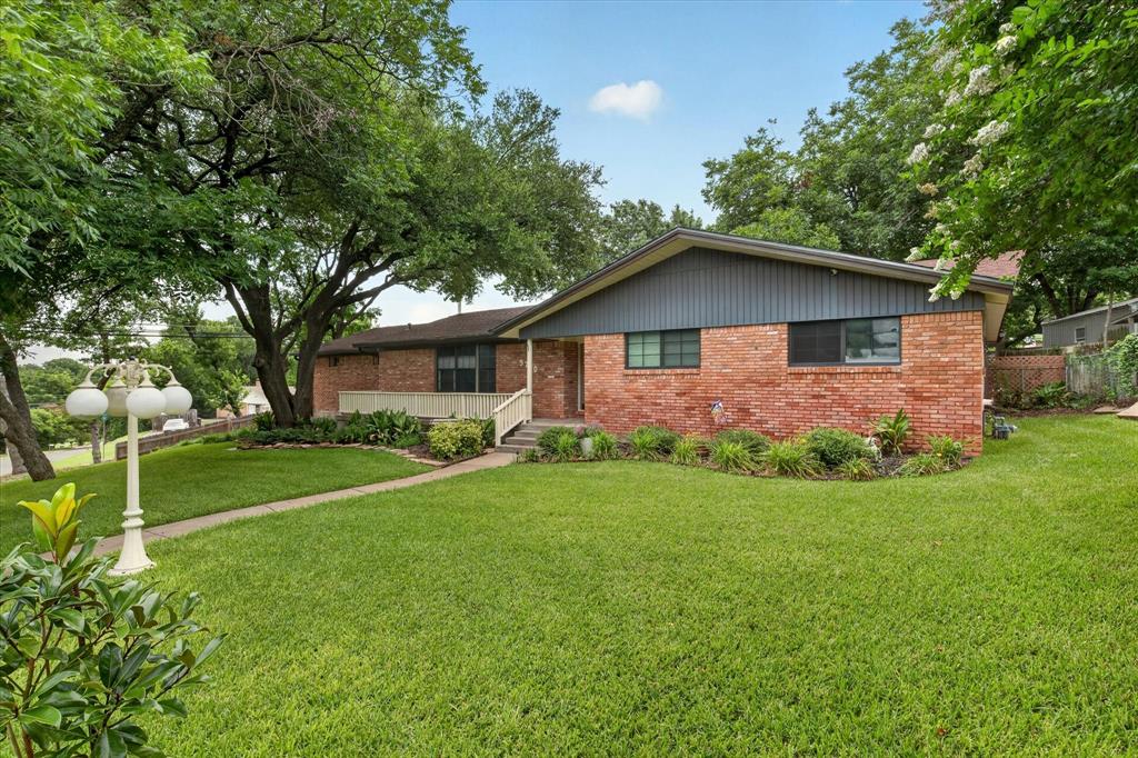 9700 Brookwood Circle Property Photo 1