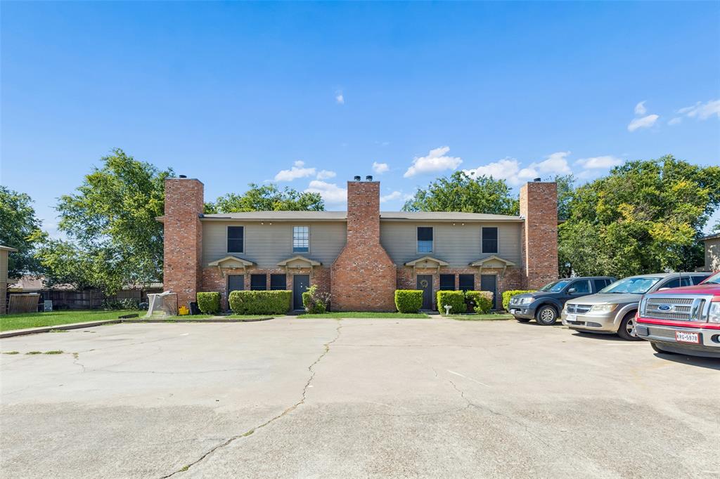 321 Cambridge Drive Property Photo 1