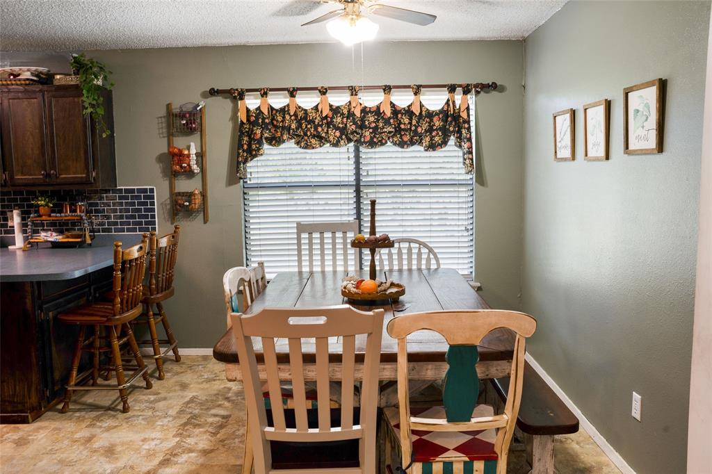 15197 Farm Road 71 Property Photo 10