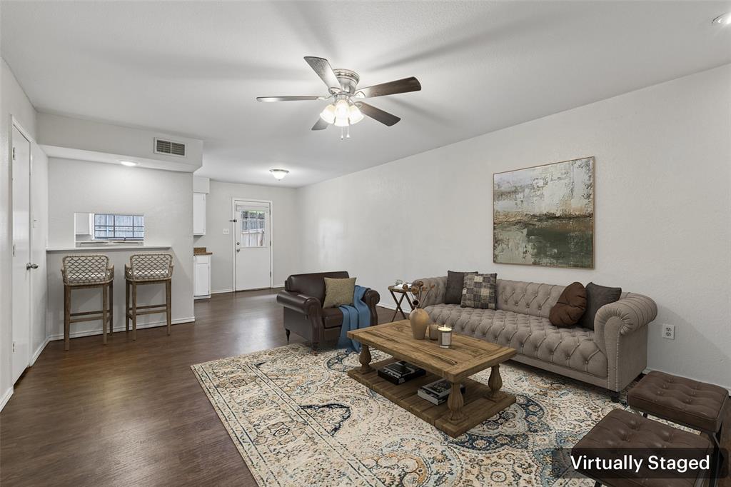 405 Cambridge Drive Property Photo 4