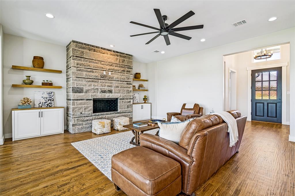 2904 Terrytown Property Photo 9