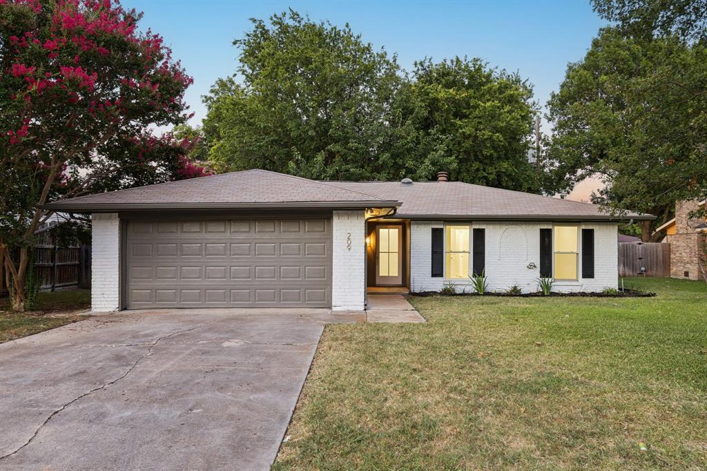 209 Sioux Street Property Photo 1