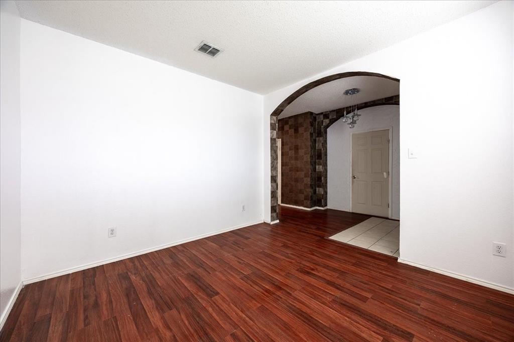 308 Autumn Park Property Photo 8