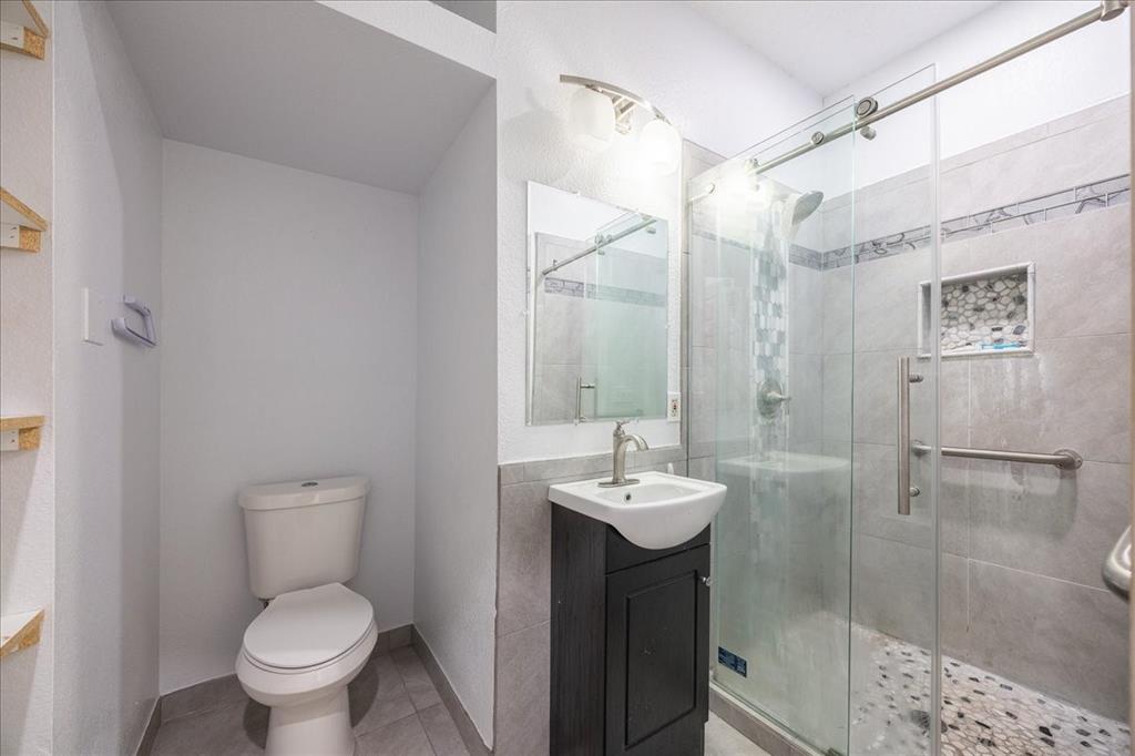 308 Autumn Park Property Photo 11