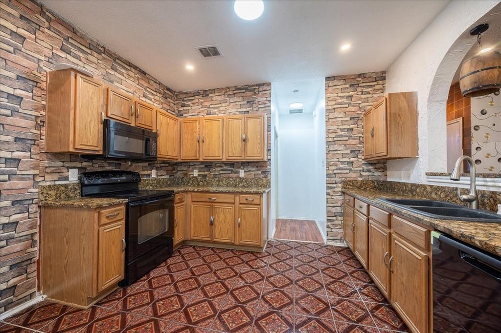 308 Autumn Park Property Photo 17