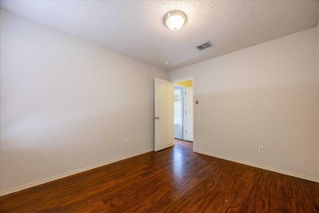 308 Autumn Park Property Photo 35