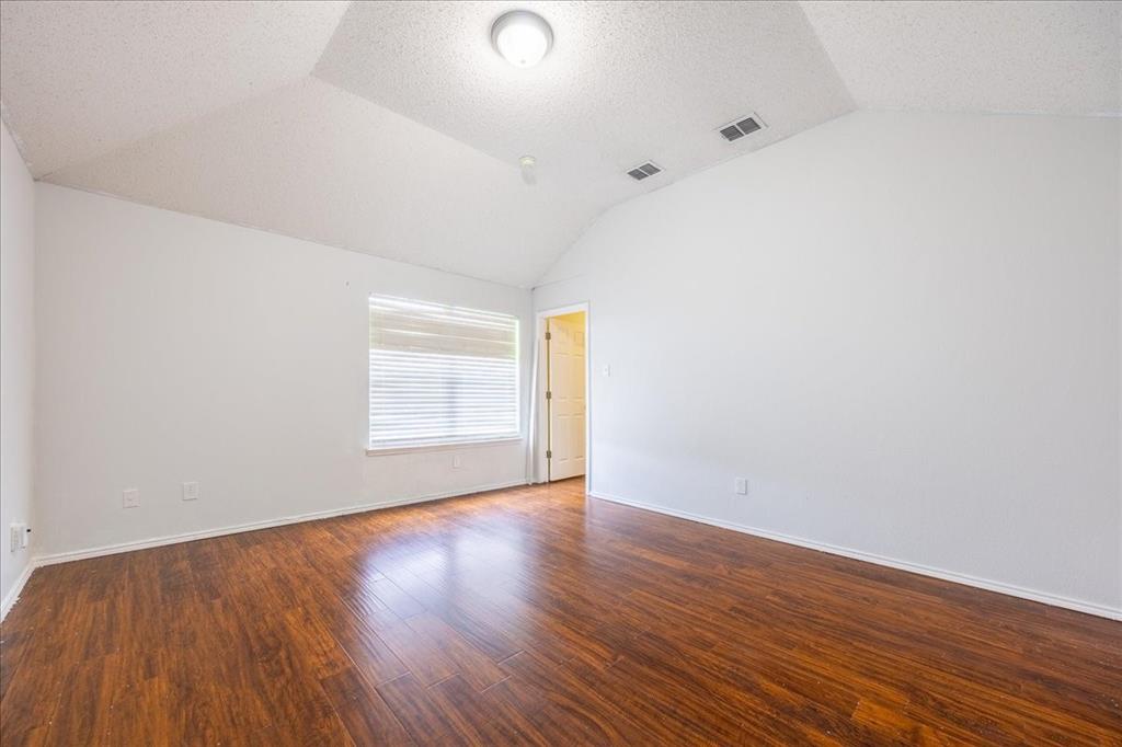 308 Autumn Park Property Photo 37