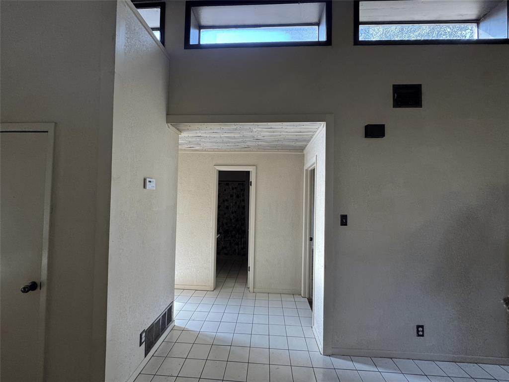 2066 Vine Street Property Photo 7