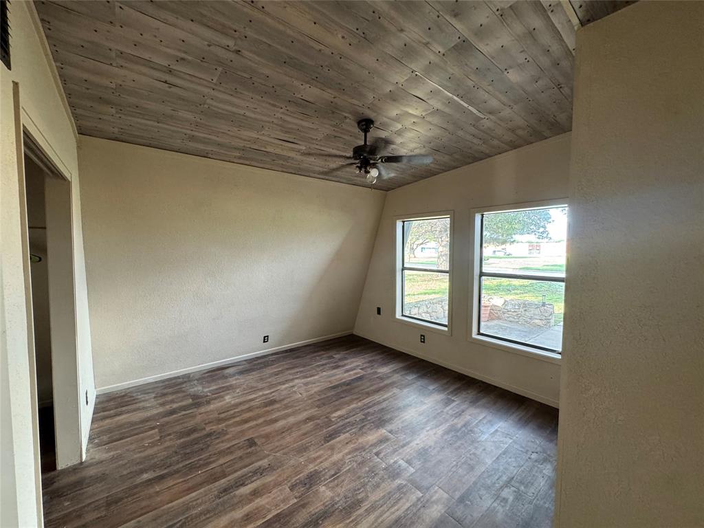 2066 Vine Street Property Photo 8