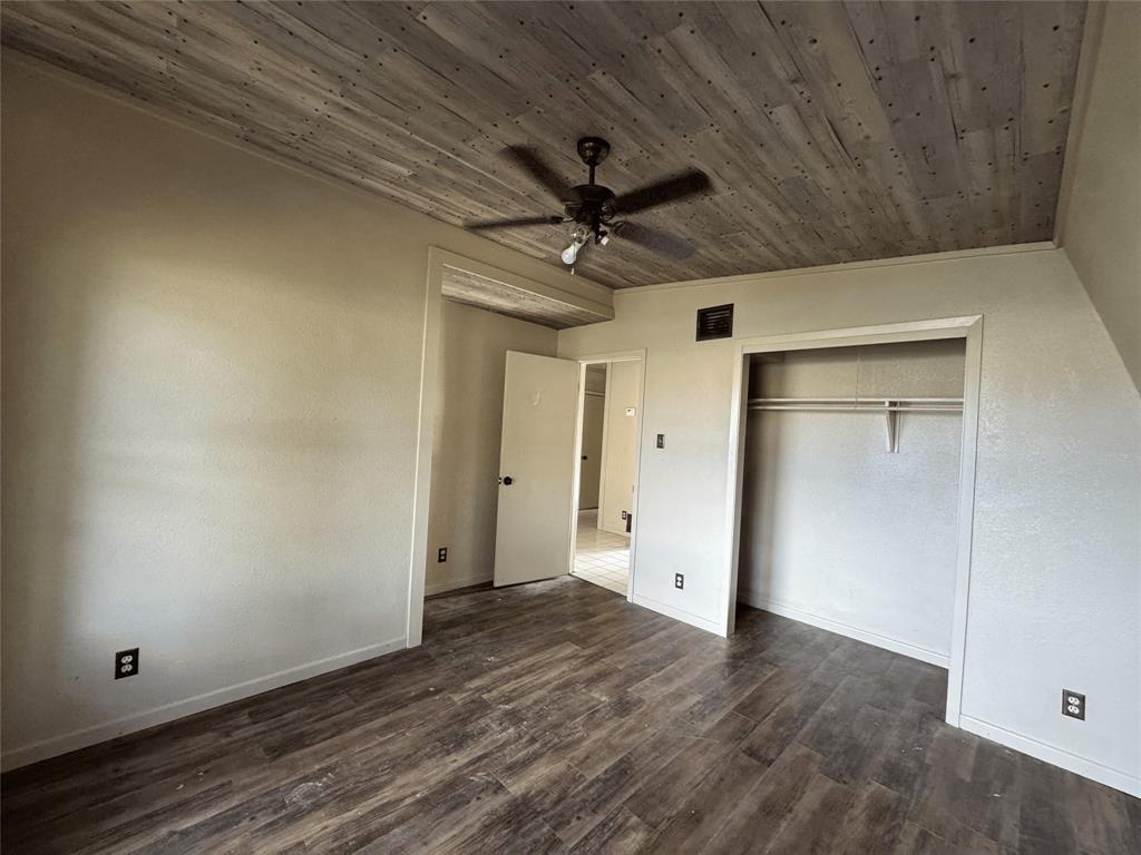 2066 Vine Street Property Photo 12