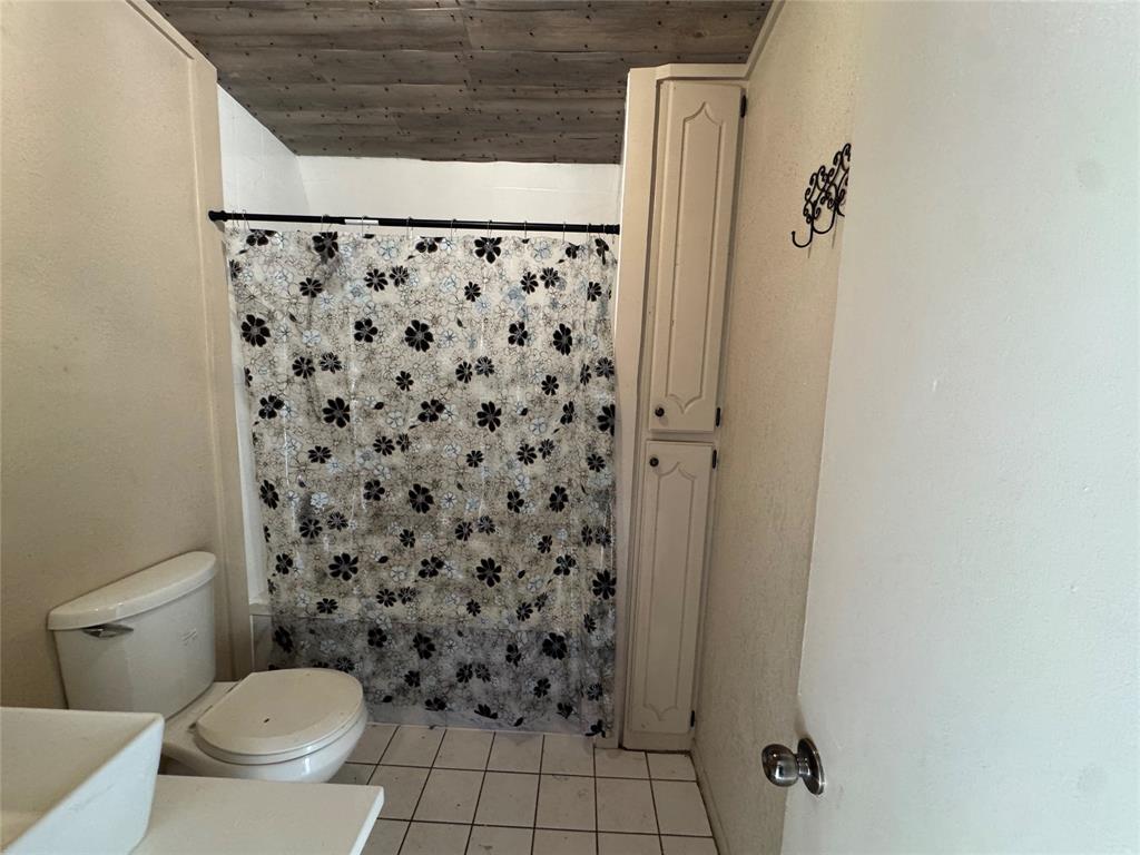 2066 Vine Street Property Photo 15