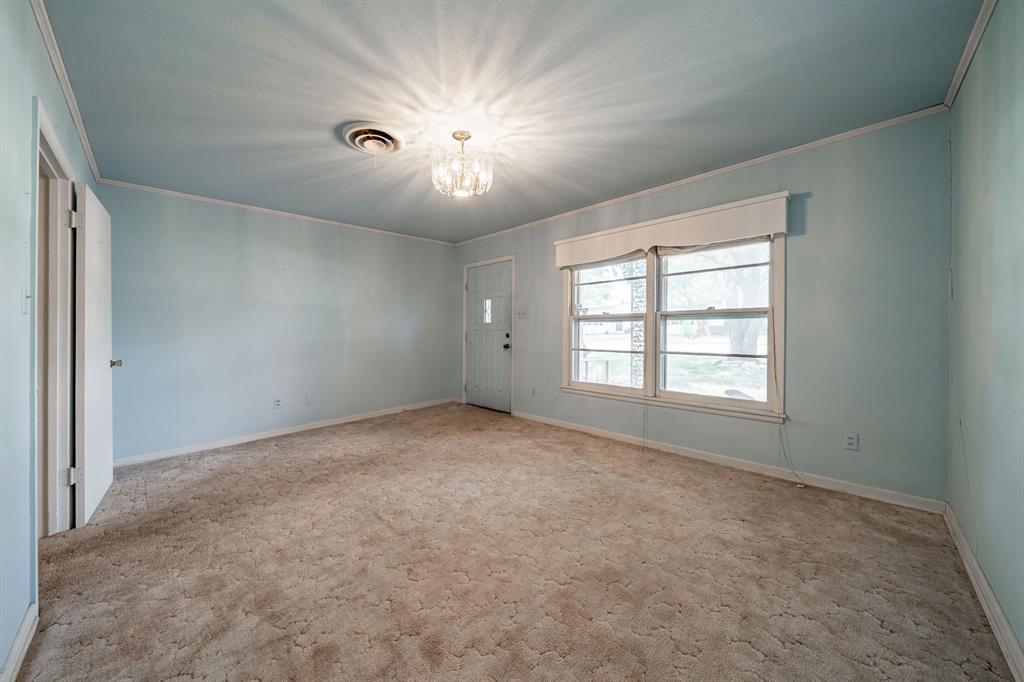 909 S Anson Property Photo 3
