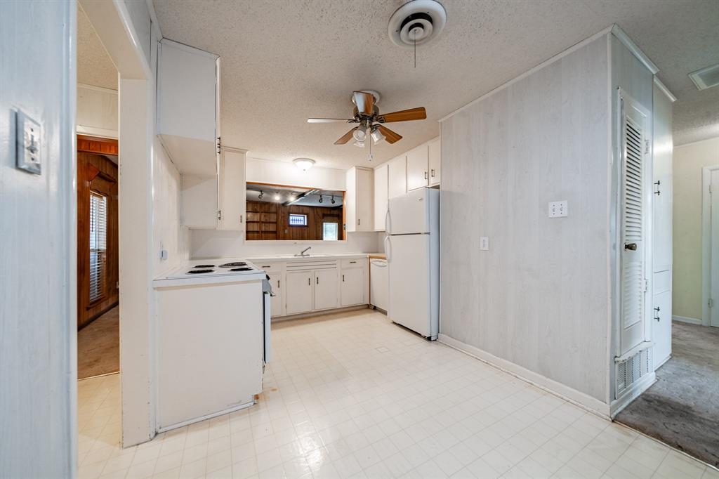 909 S Anson Property Photo 5