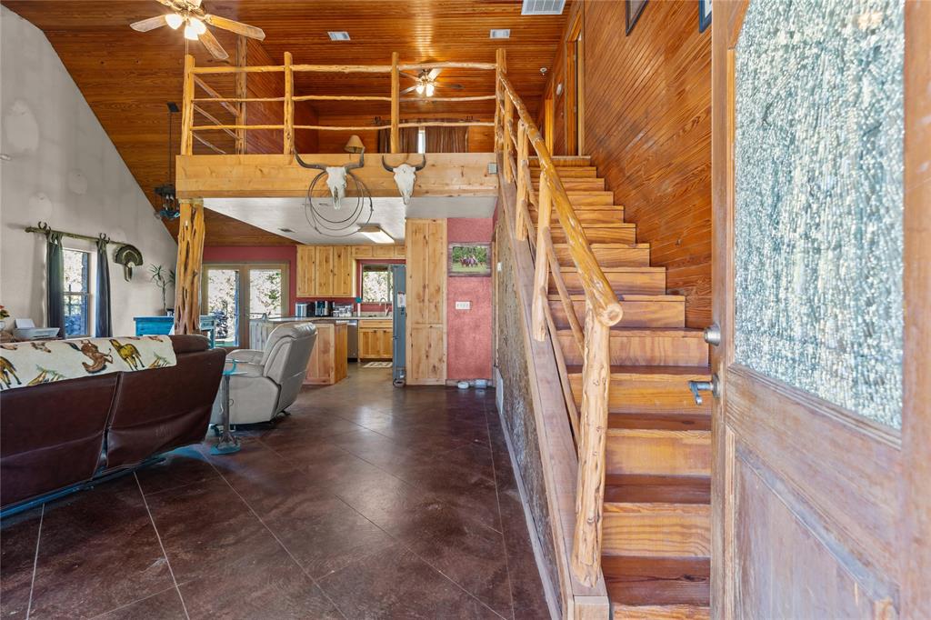 262 N Cheyenne Trail Property Photo 3