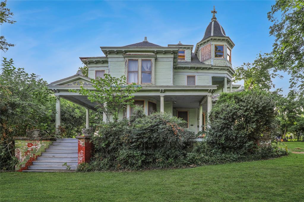 903 Parker Street Property Photo 4