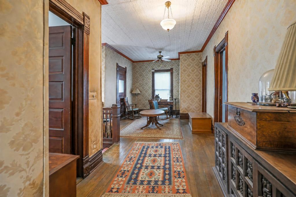 903 Parker Street Property Photo 5