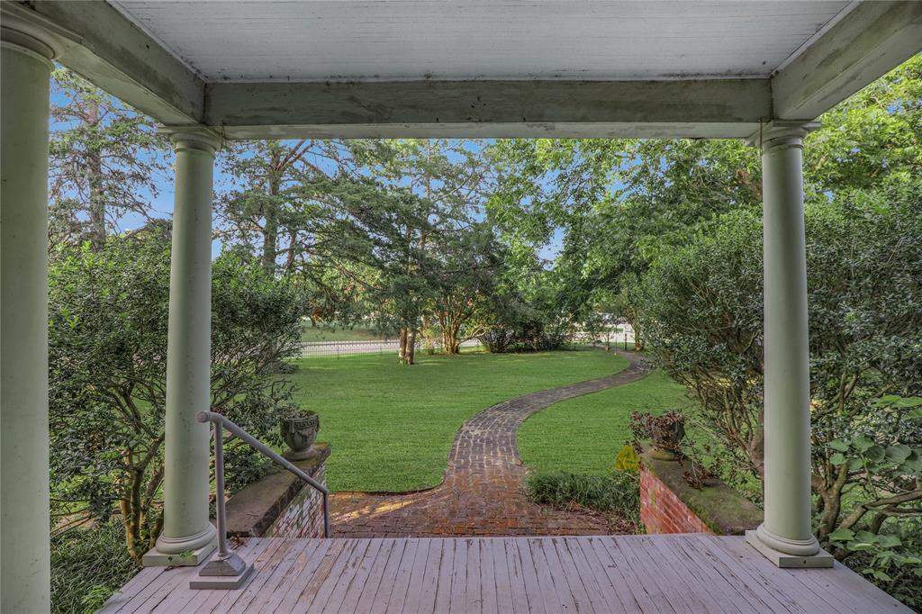 903 Parker Street Property Photo 11