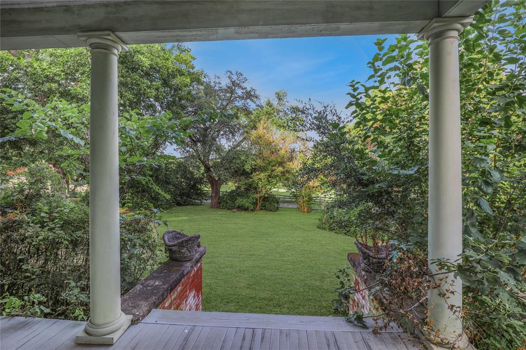 903 Parker Street Property Photo 16