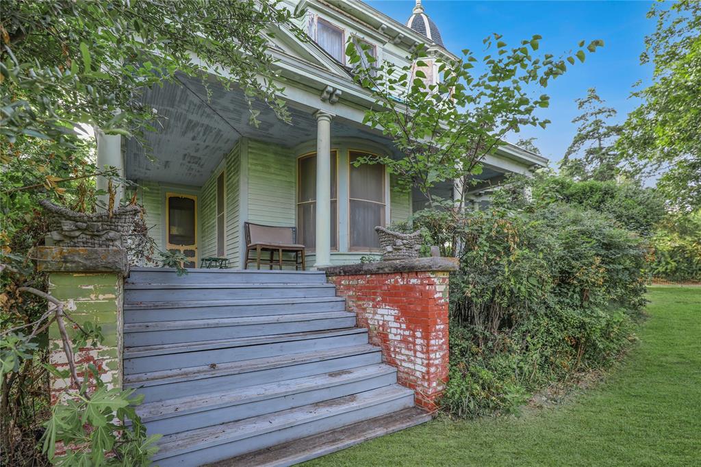 903 Parker Street Property Photo 17