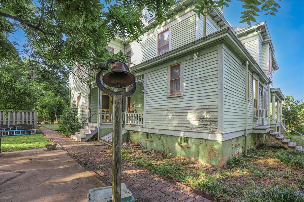 903 Parker Street Property Photo 21