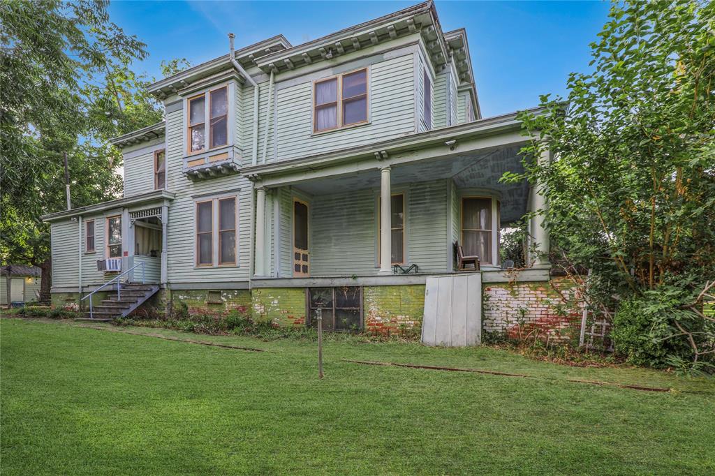 903 Parker Street Property Photo 22