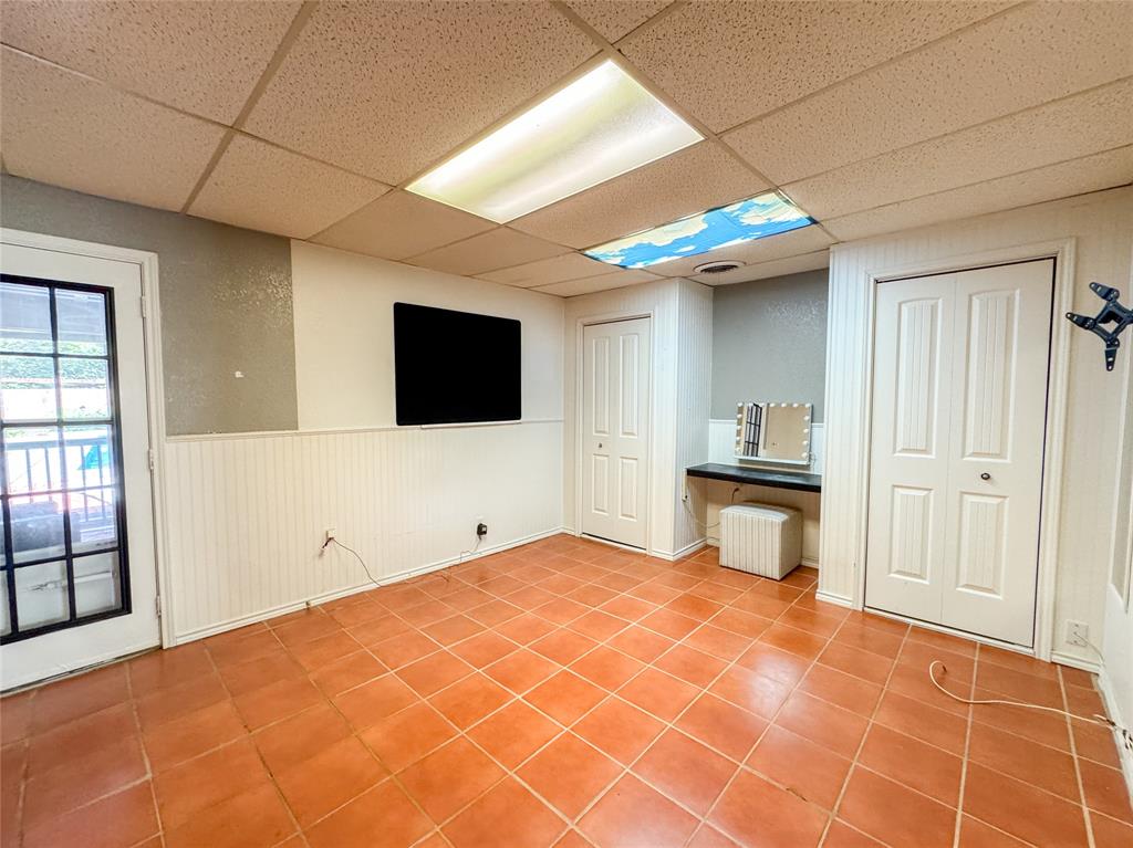 705 N Avenue Property Photo 10