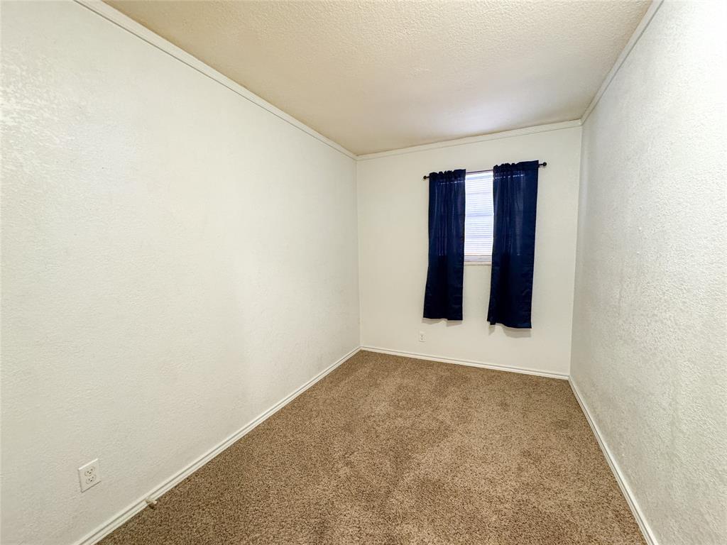 705 N Avenue Property Photo 15