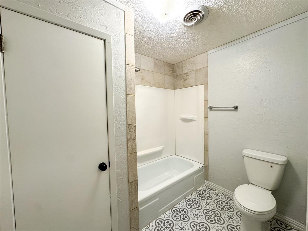 705 N Avenue Property Photo 24