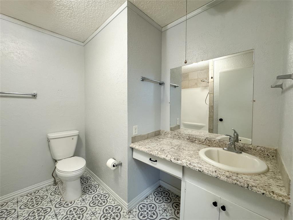705 N Avenue Property Photo 25