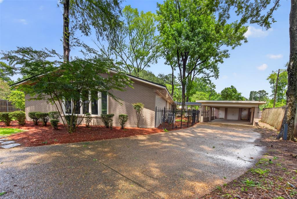 324 Gilbert Circle Property Photo 3
