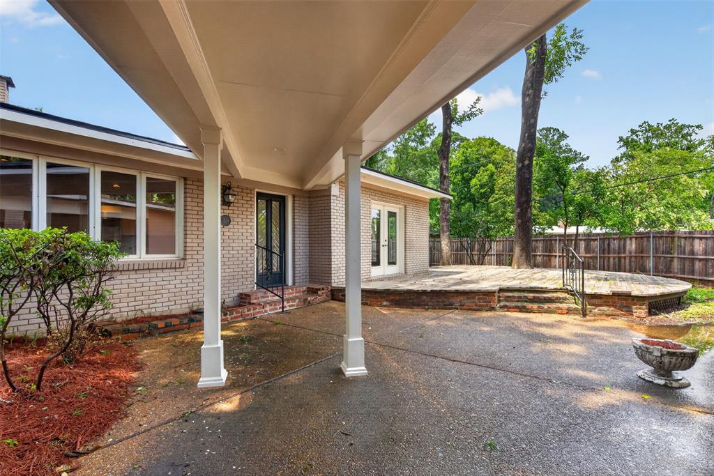 324 Gilbert Circle Property Photo 5