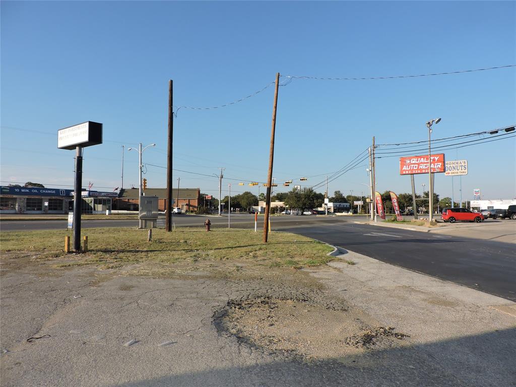 7385 W Vickery Boulevard Property Photo 4