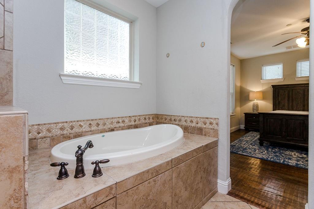 3817 Bowser Avenue C Property Photo 6