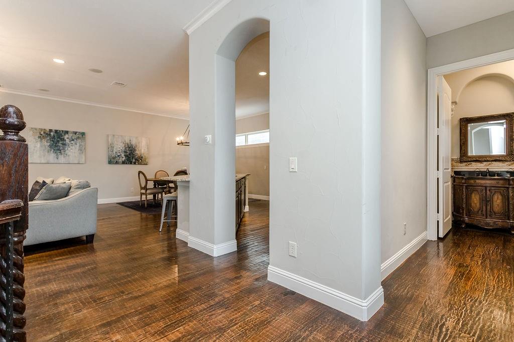 3817 Bowser Avenue C Property Photo 7