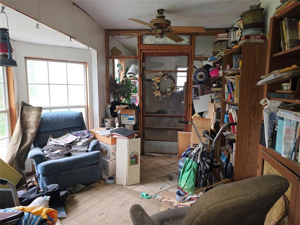 1917 County Road 1144 Property Photo 9