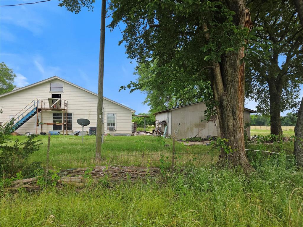 1917 County Road 1144 Property Photo 17