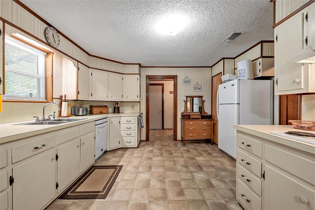 204 Christopher Drive Property Photo 12
