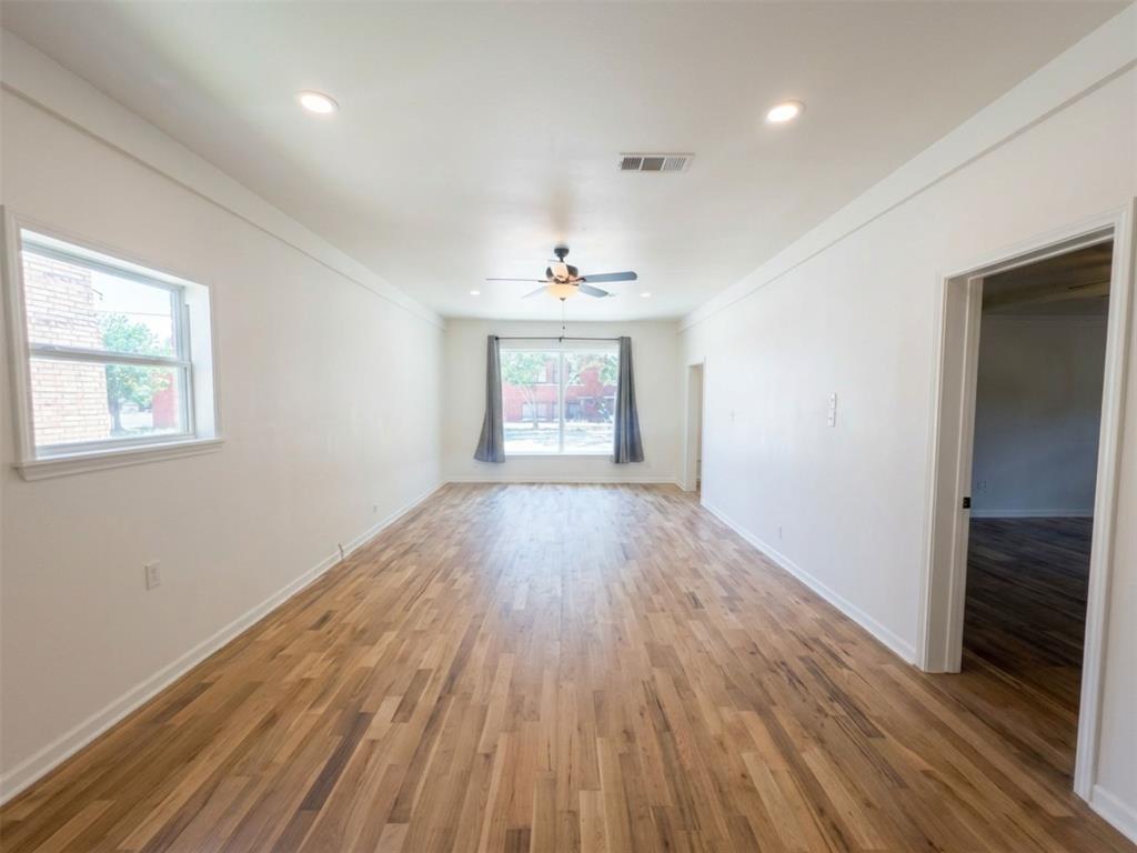 2011 N Houston Street Property Photo 9